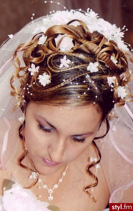Bruidskapsels lang haar opgestoken krullen bruidskapsels-lang-haar-opgestoken-krullen-45-13