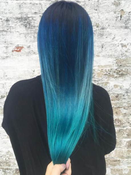 Zwart blauw haar