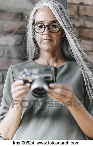 Lang grijs haar vrouwen lang-grijs-haar-vrouwen-85_8